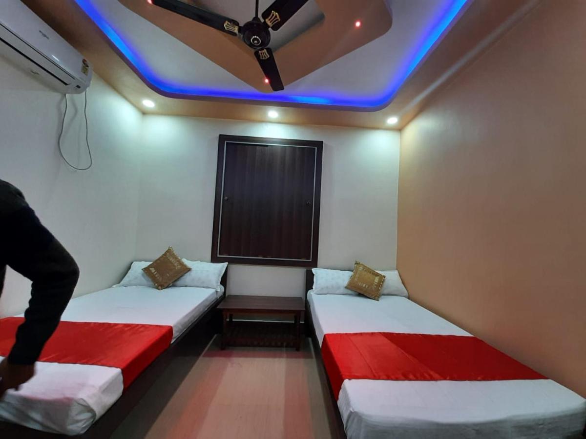 Hotel Shakuntla Palace - 400 Meters Away From Vishnu Pad Temple 7 Mins Walk Гая Екстериор снимка