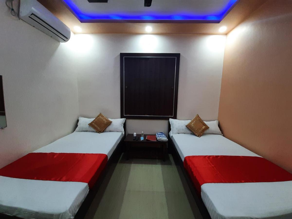 Hotel Shakuntla Palace - 400 Meters Away From Vishnu Pad Temple 7 Mins Walk Гая Екстериор снимка