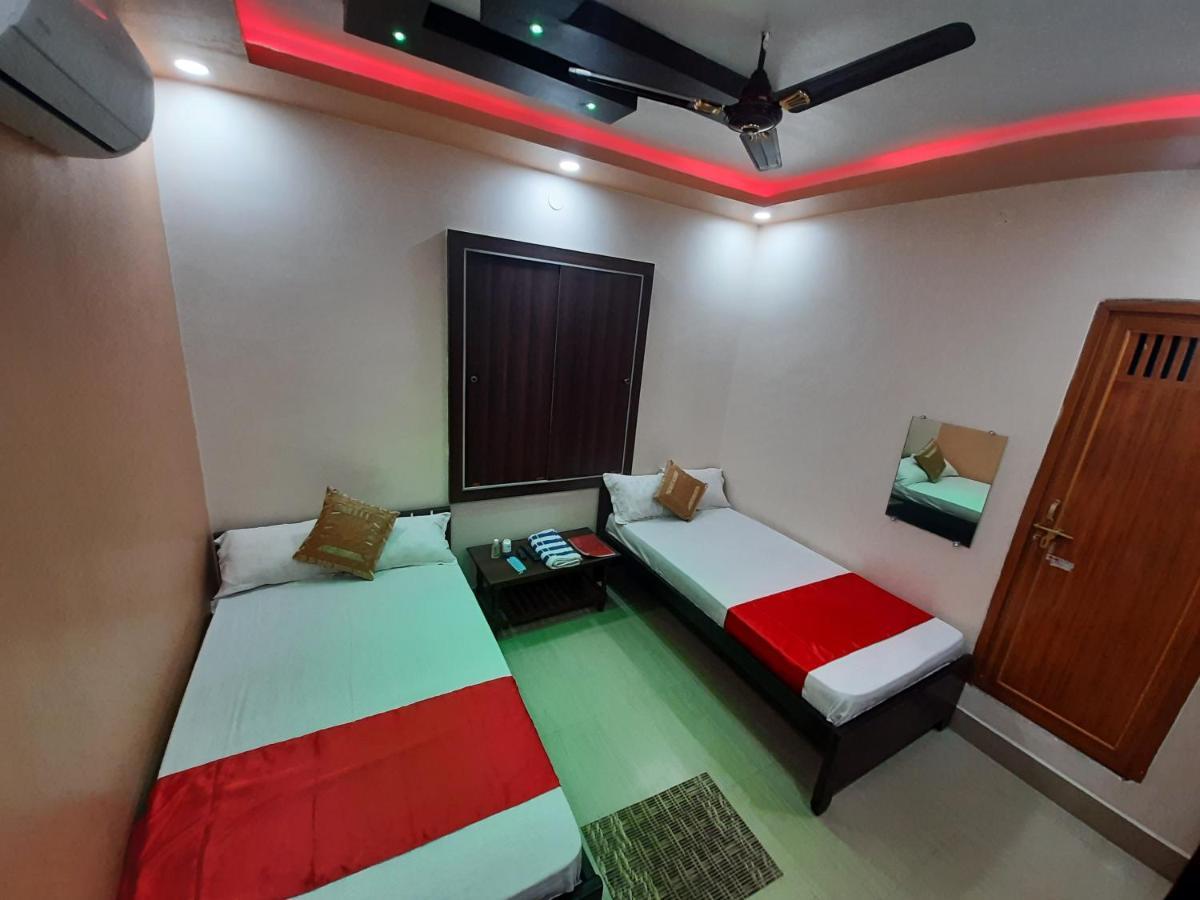 Hotel Shakuntla Palace - 400 Meters Away From Vishnu Pad Temple 7 Mins Walk Гая Екстериор снимка