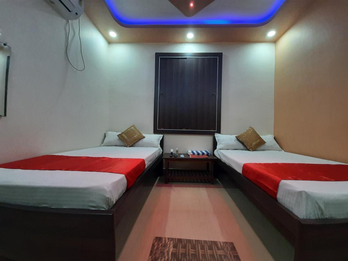 Hotel Shakuntla Palace - 400 Meters Away From Vishnu Pad Temple 7 Mins Walk Гая Екстериор снимка