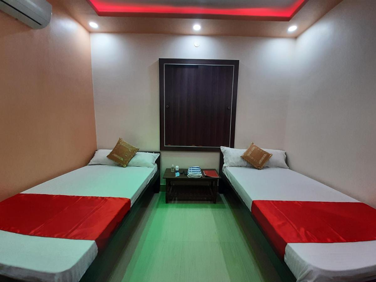 Hotel Shakuntla Palace - 400 Meters Away From Vishnu Pad Temple 7 Mins Walk Гая Екстериор снимка