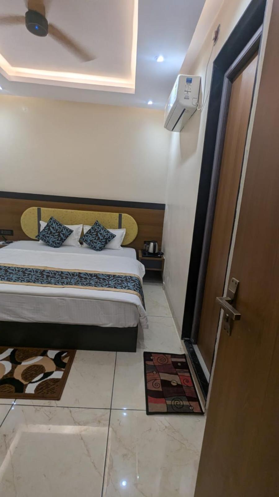 Hotel Shakuntla Palace - 400 Meters Away From Vishnu Pad Temple 7 Mins Walk Гая Екстериор снимка