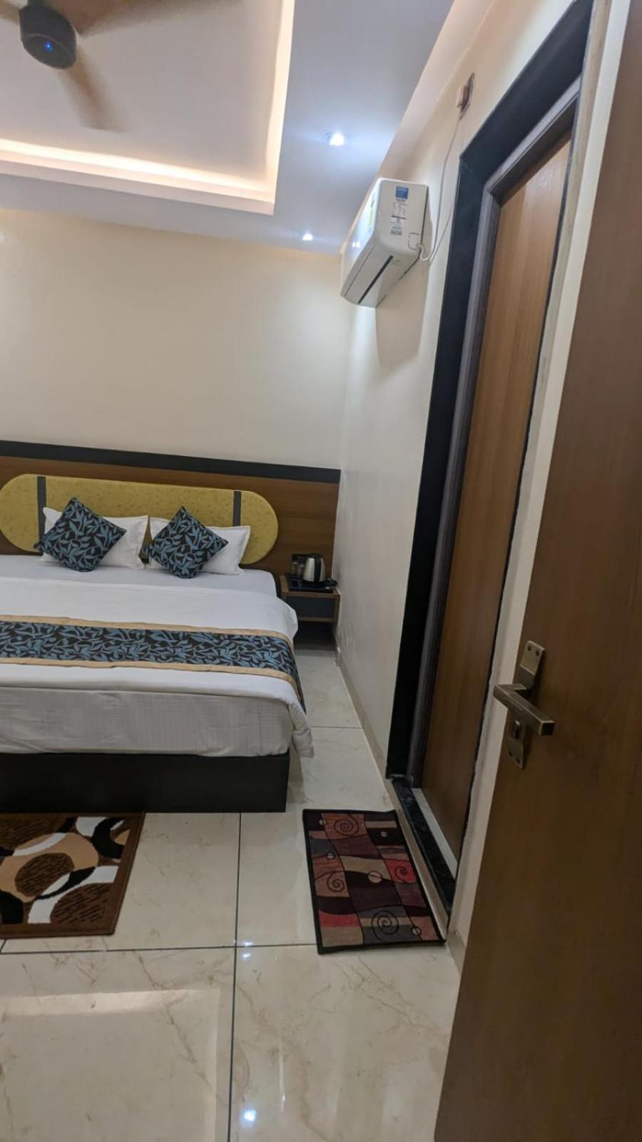 Hotel Shakuntla Palace - 400 Meters Away From Vishnu Pad Temple 7 Mins Walk Гая Екстериор снимка