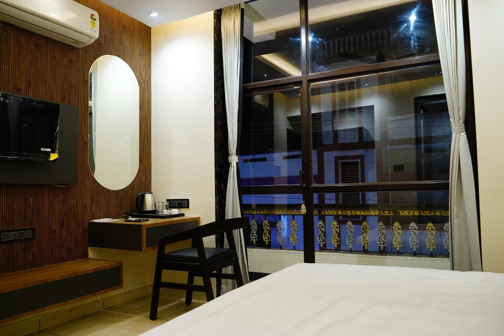 Hotel Shakuntla Palace - 400 Meters Away From Vishnu Pad Temple 7 Mins Walk Гая Екстериор снимка