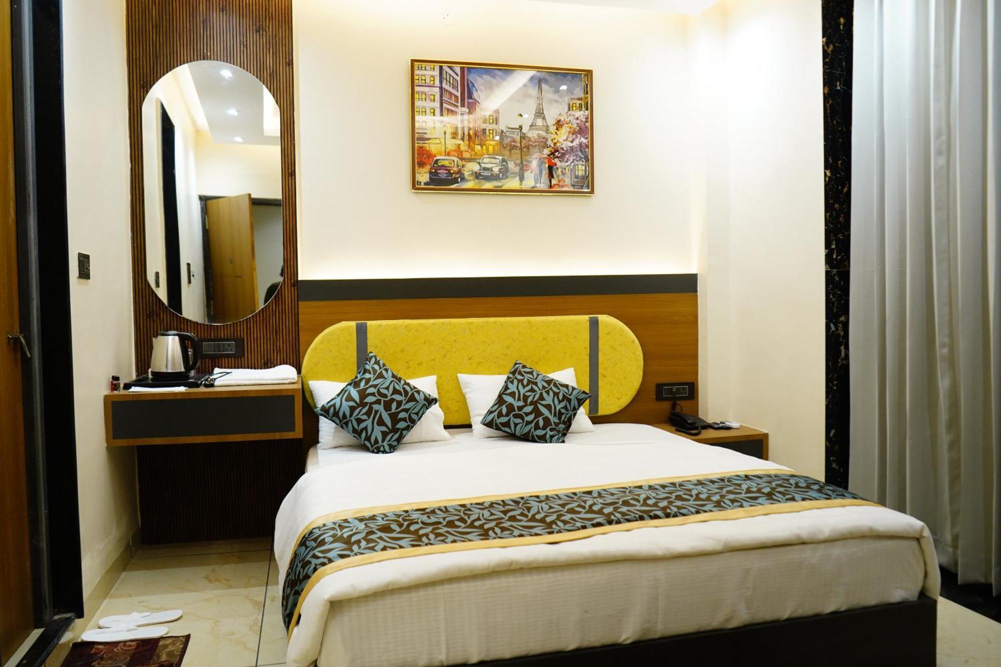 Hotel Shakuntla Palace - 400 Meters Away From Vishnu Pad Temple 7 Mins Walk Гая Екстериор снимка
