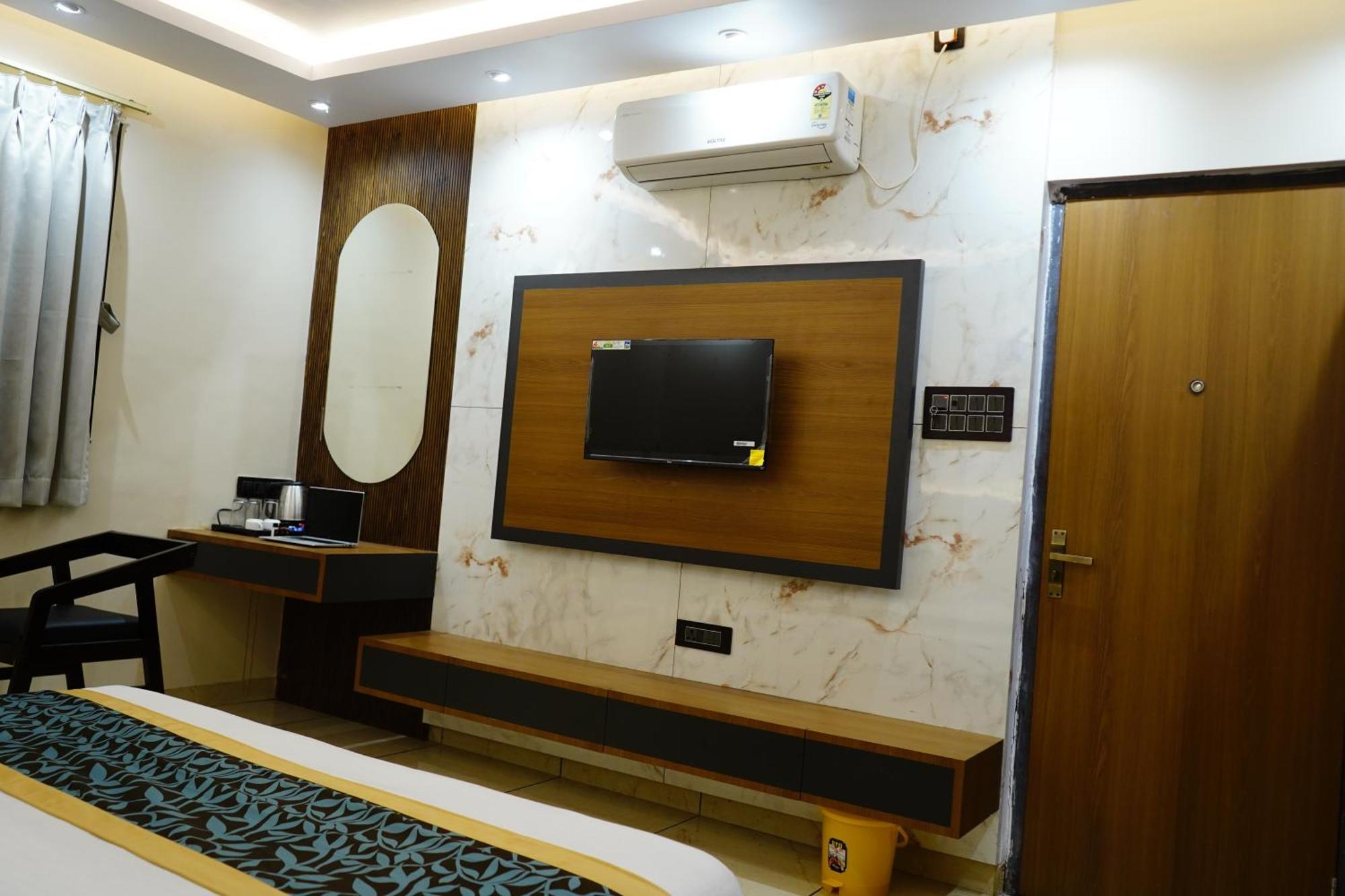 Hotel Shakuntla Palace - 400 Meters Away From Vishnu Pad Temple 7 Mins Walk Гая Екстериор снимка