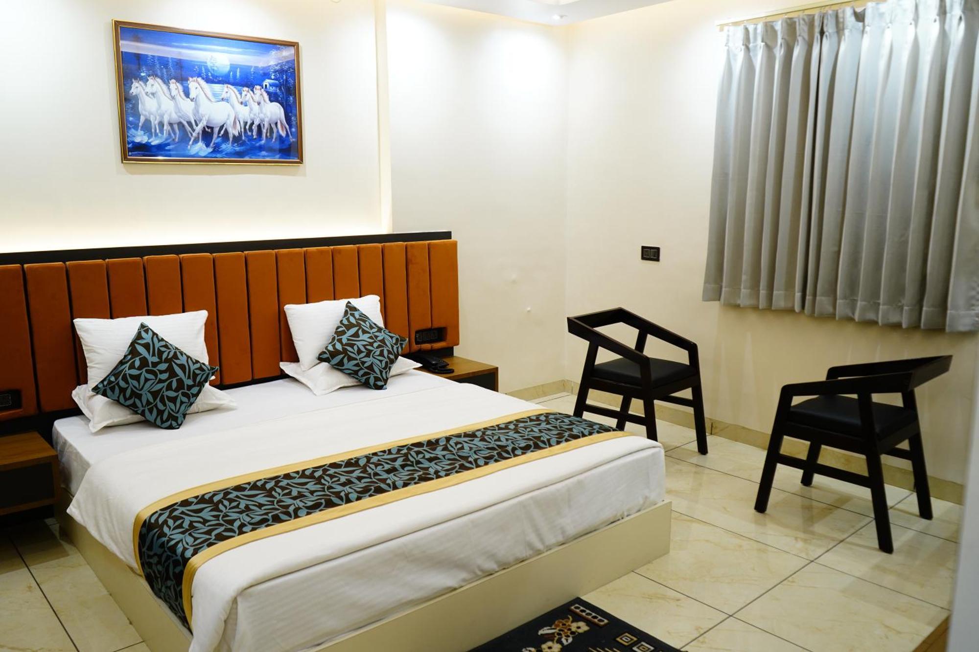 Hotel Shakuntla Palace - 400 Meters Away From Vishnu Pad Temple 7 Mins Walk Гая Екстериор снимка