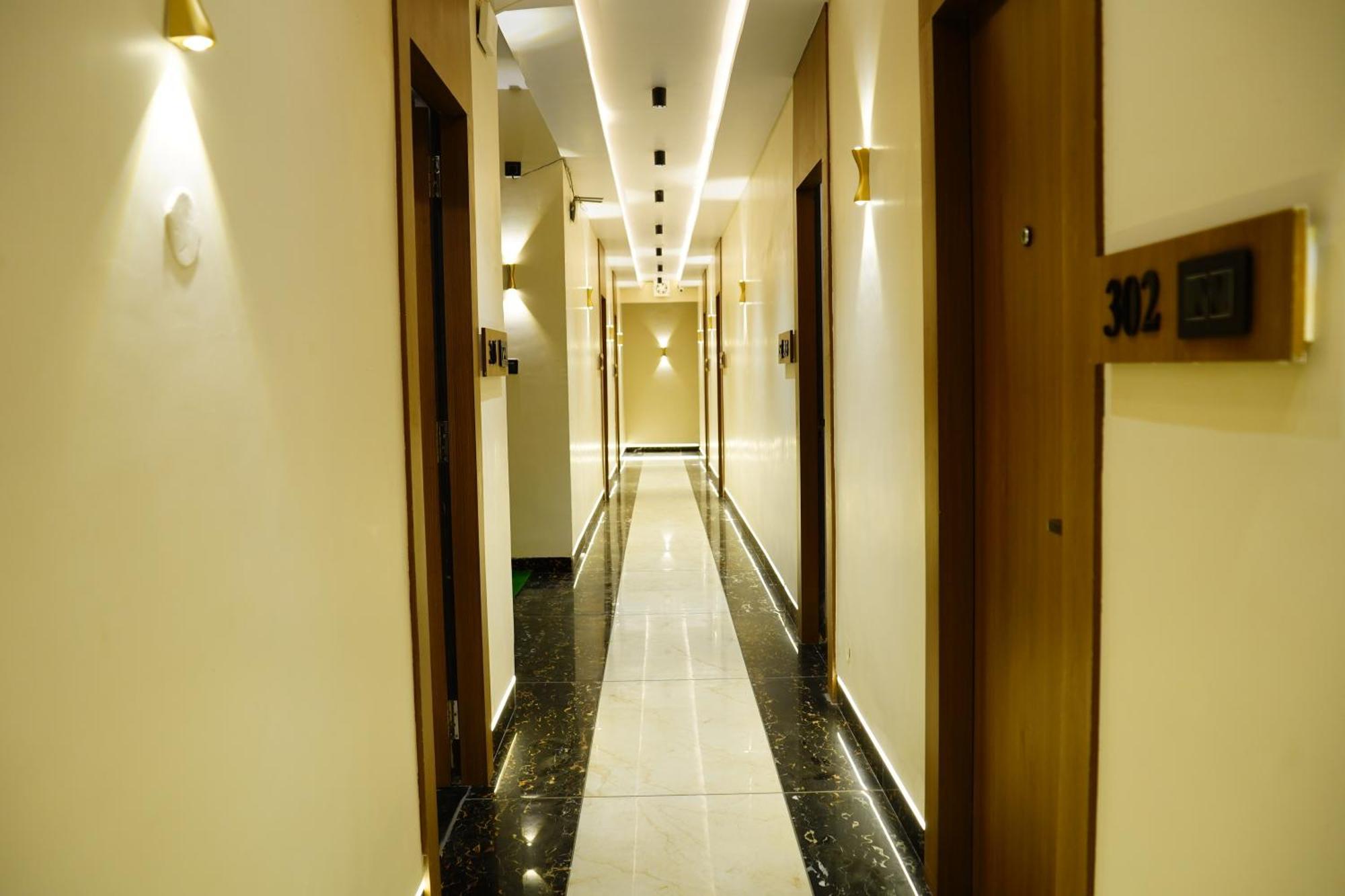 Hotel Shakuntla Palace - 400 Meters Away From Vishnu Pad Temple 7 Mins Walk Гая Екстериор снимка