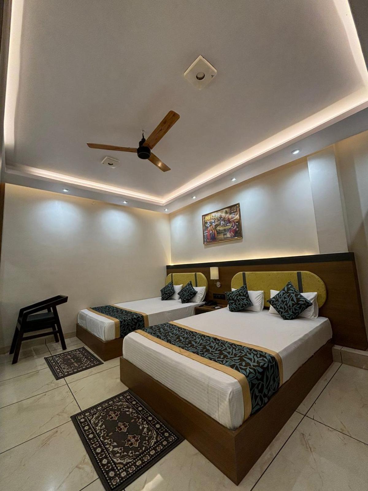 Hotel Shakuntla Palace - 400 Meters Away From Vishnu Pad Temple 7 Mins Walk Гая Екстериор снимка