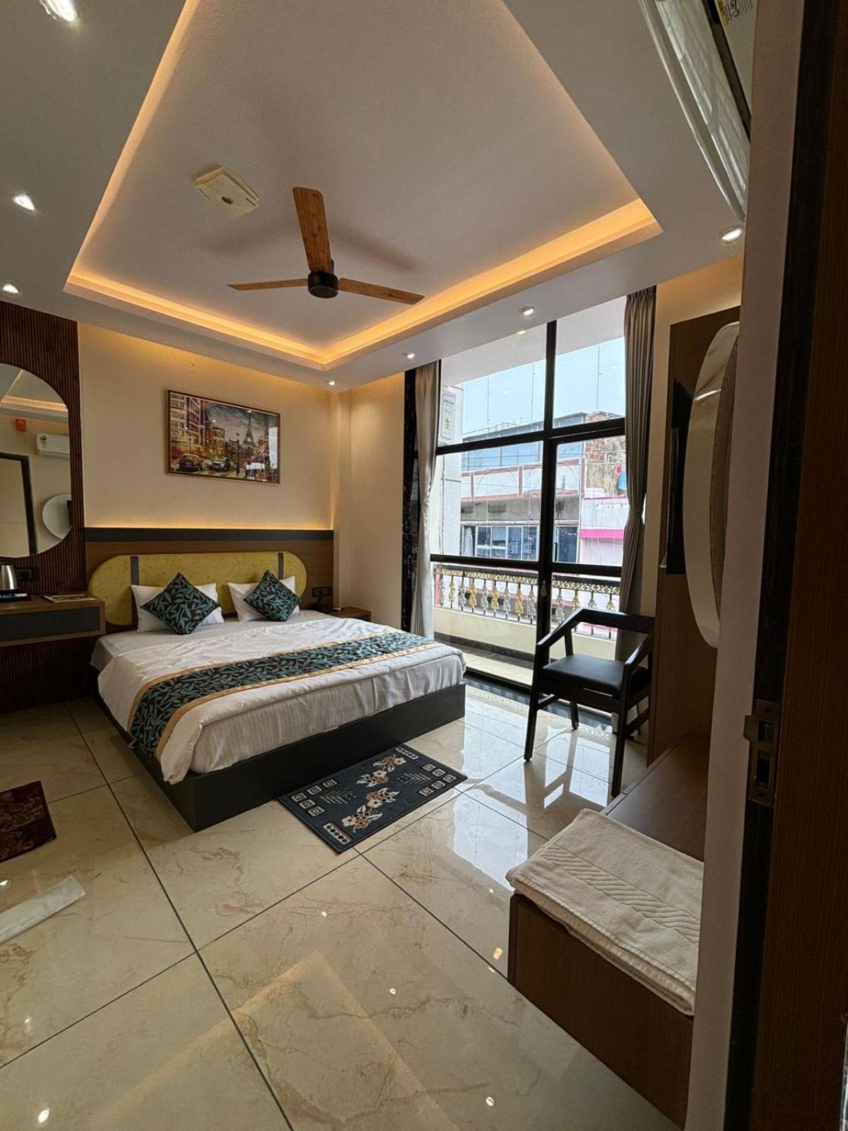 Hotel Shakuntla Palace - 400 Meters Away From Vishnu Pad Temple 7 Mins Walk Гая Екстериор снимка