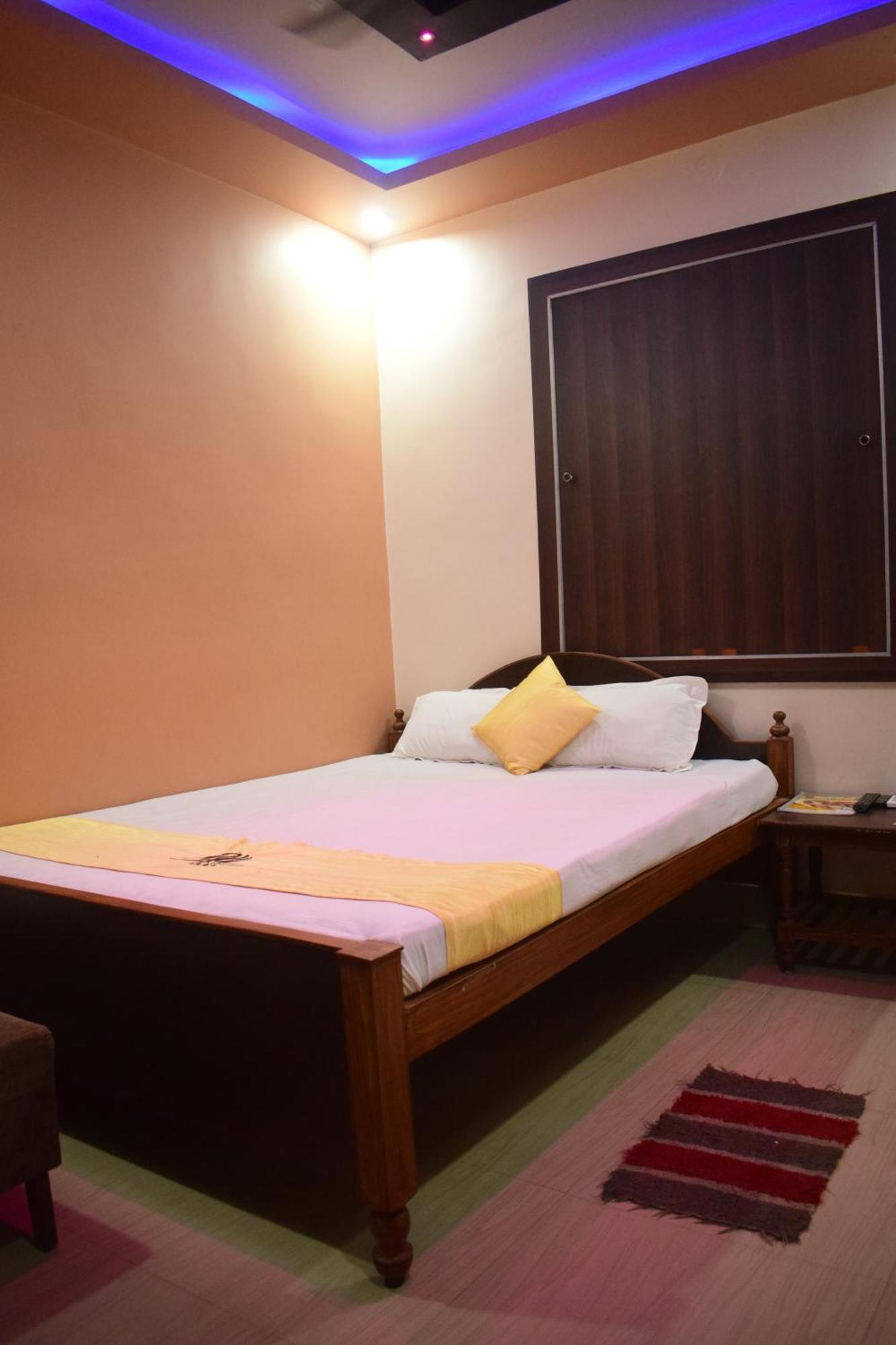 Hotel Shakuntla Palace - 400 Meters Away From Vishnu Pad Temple 7 Mins Walk Гая Екстериор снимка