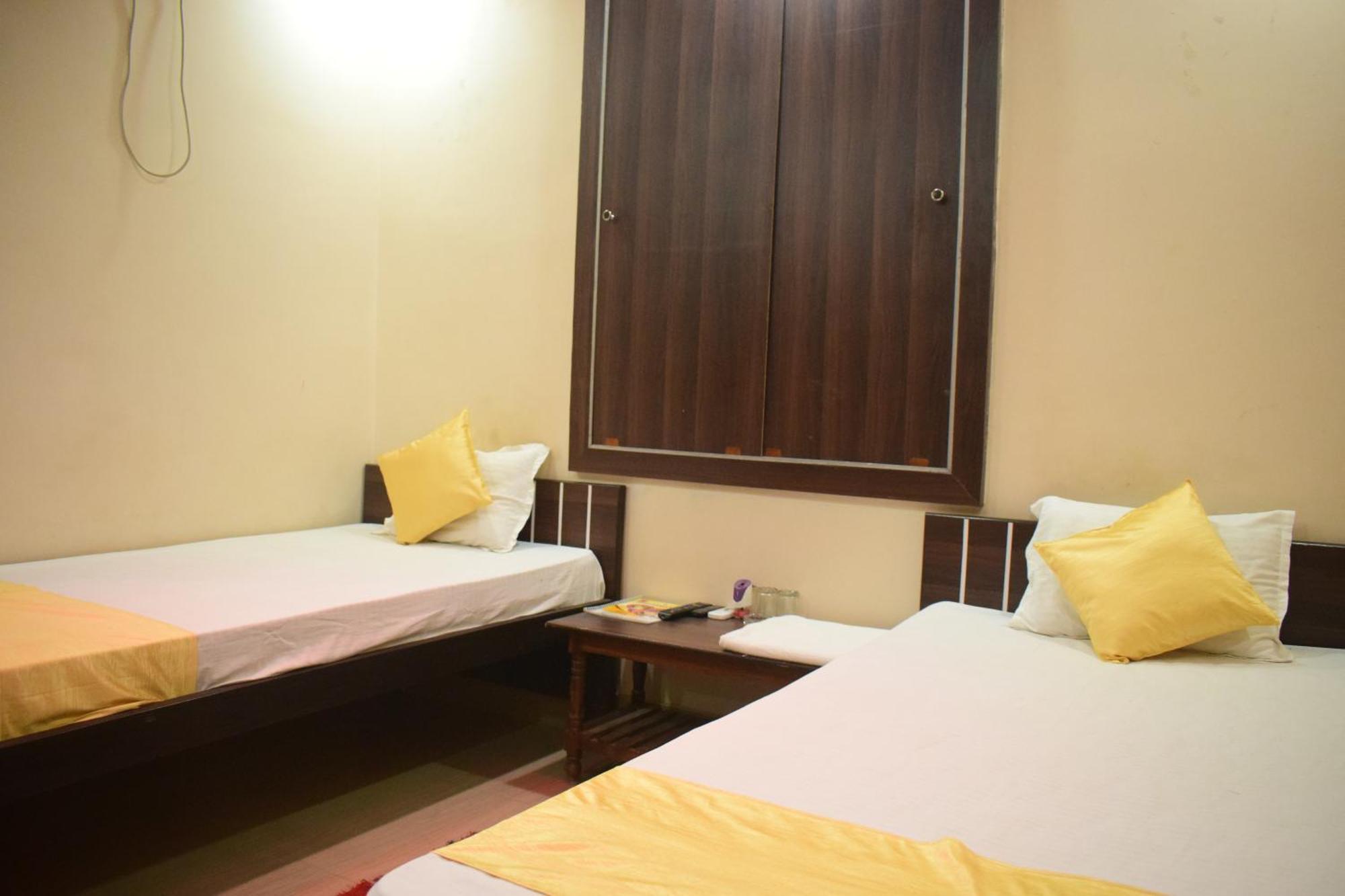 Hotel Shakuntla Palace - 400 Meters Away From Vishnu Pad Temple 7 Mins Walk Гая Екстериор снимка
